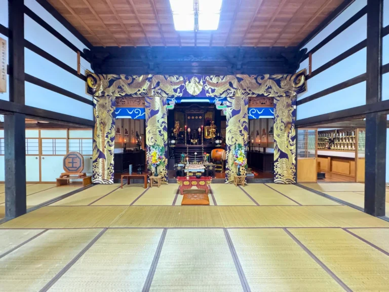 薬王寺 本堂内陣