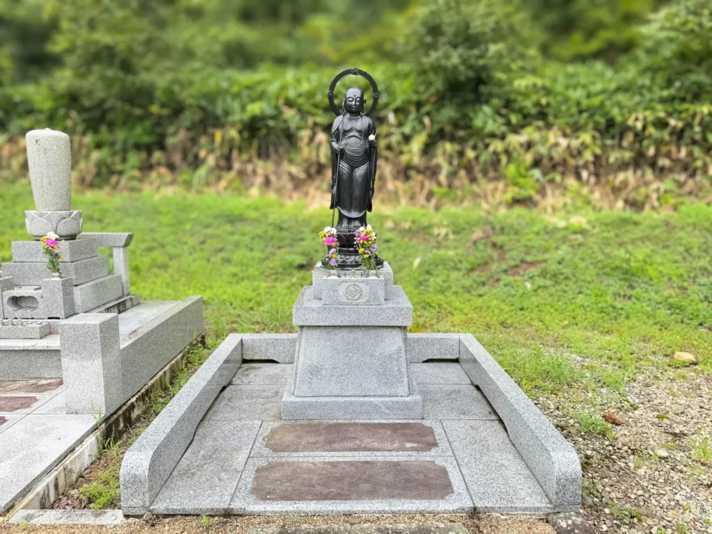 歴代庭婦人之墓